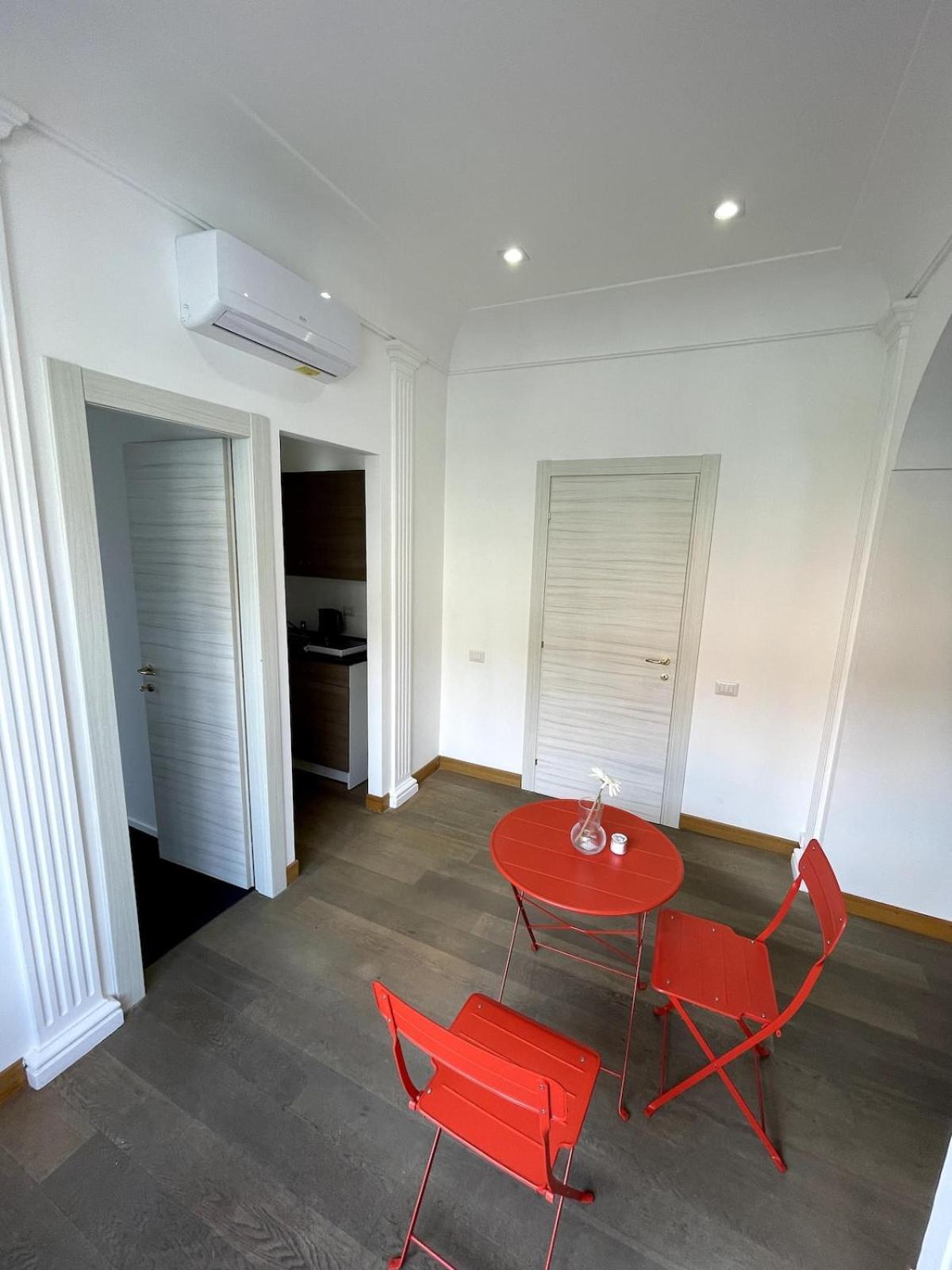 Giulia Mesa Apartment Rom